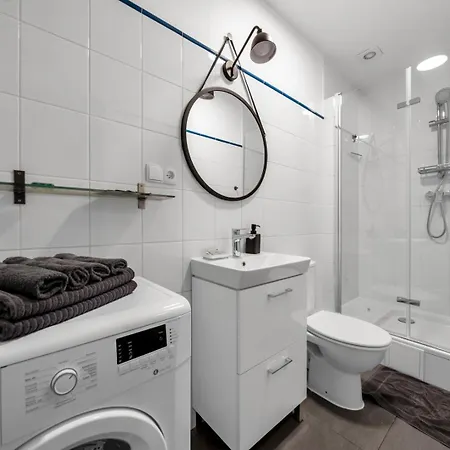 Centre Apartment- Location, Park&metro - By Rentujemy Apartment *