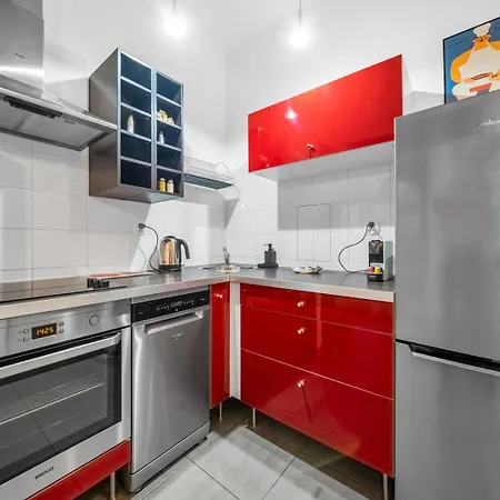 Centre Apartment- Location, Park&metro - By Rentujemy Apartment Warsaw
