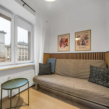 Centre Apartment- Location, Park&metro - By Rentujemy Apartment