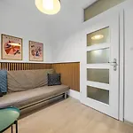 Centre Apartment- Location, Park&metro - By Rentujemy * وارسو