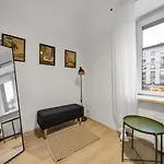 Centre Apartment- Location, Park&metro - By Rentujemy وارسو