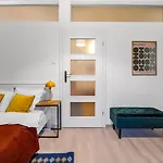 Centre Apartment- Location, Park&metro - By Rentujemy