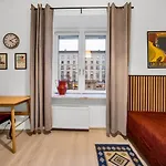 شقة Centre Apartment- Location, Park&metro - By Rentujemy وارسو