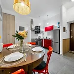 شقة Centre Apartment- Location, Park&metro - By Rentujemy